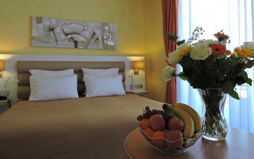 Regina Hotel Cannes Exterior photo