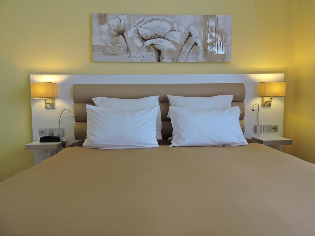 Regina Hotel Cannes Exterior photo