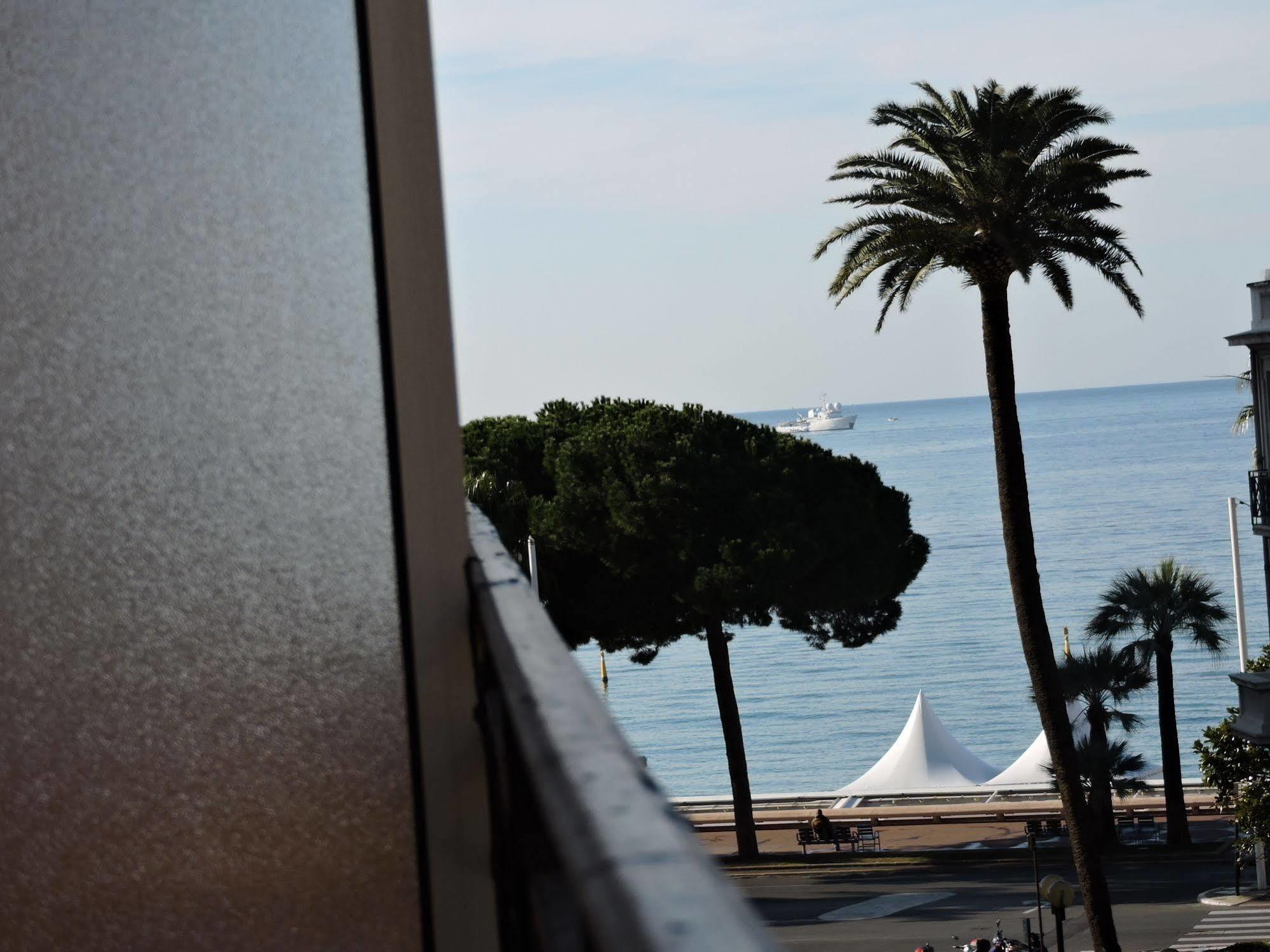 Regina Hotel Cannes Exterior photo