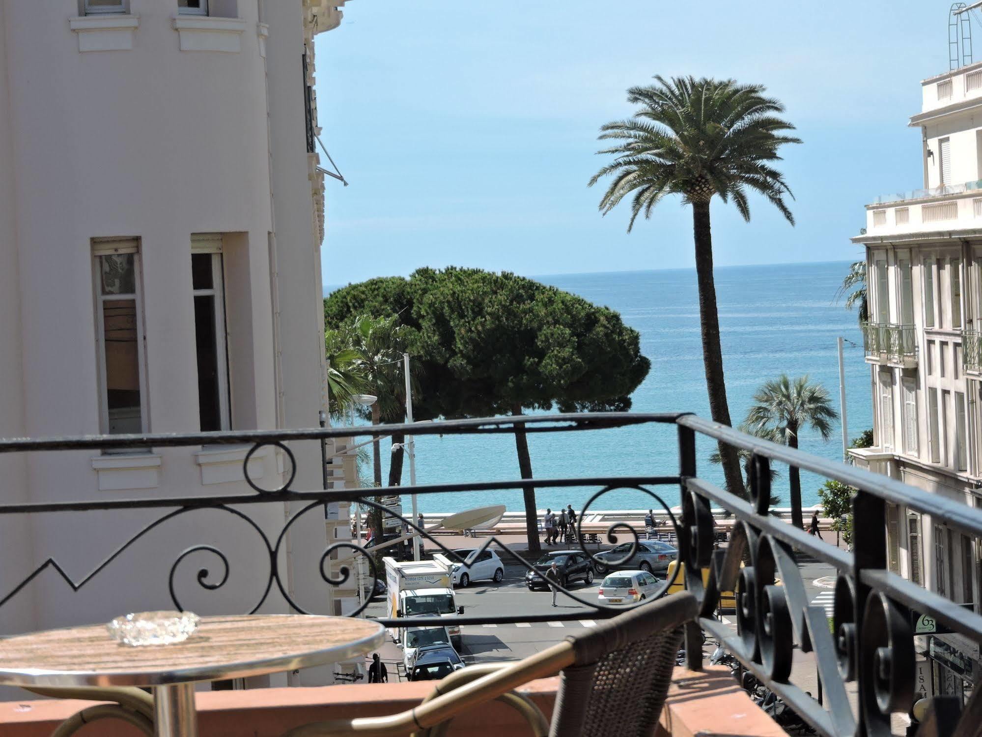 Regina Hotel Cannes Exterior photo